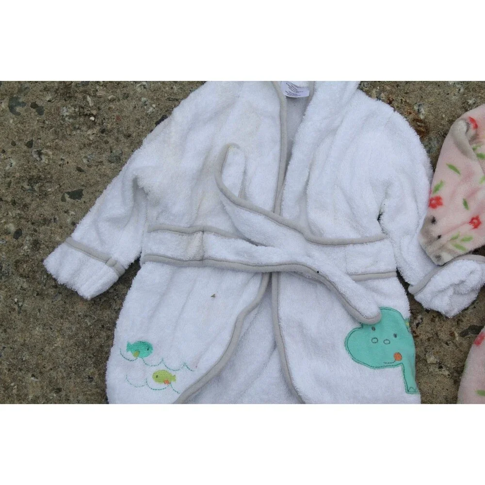 Lot of 27 pcs Baby Girl Clothes 3M, 0-3M Outfits Sleepers CUTE FALL Wardrobe